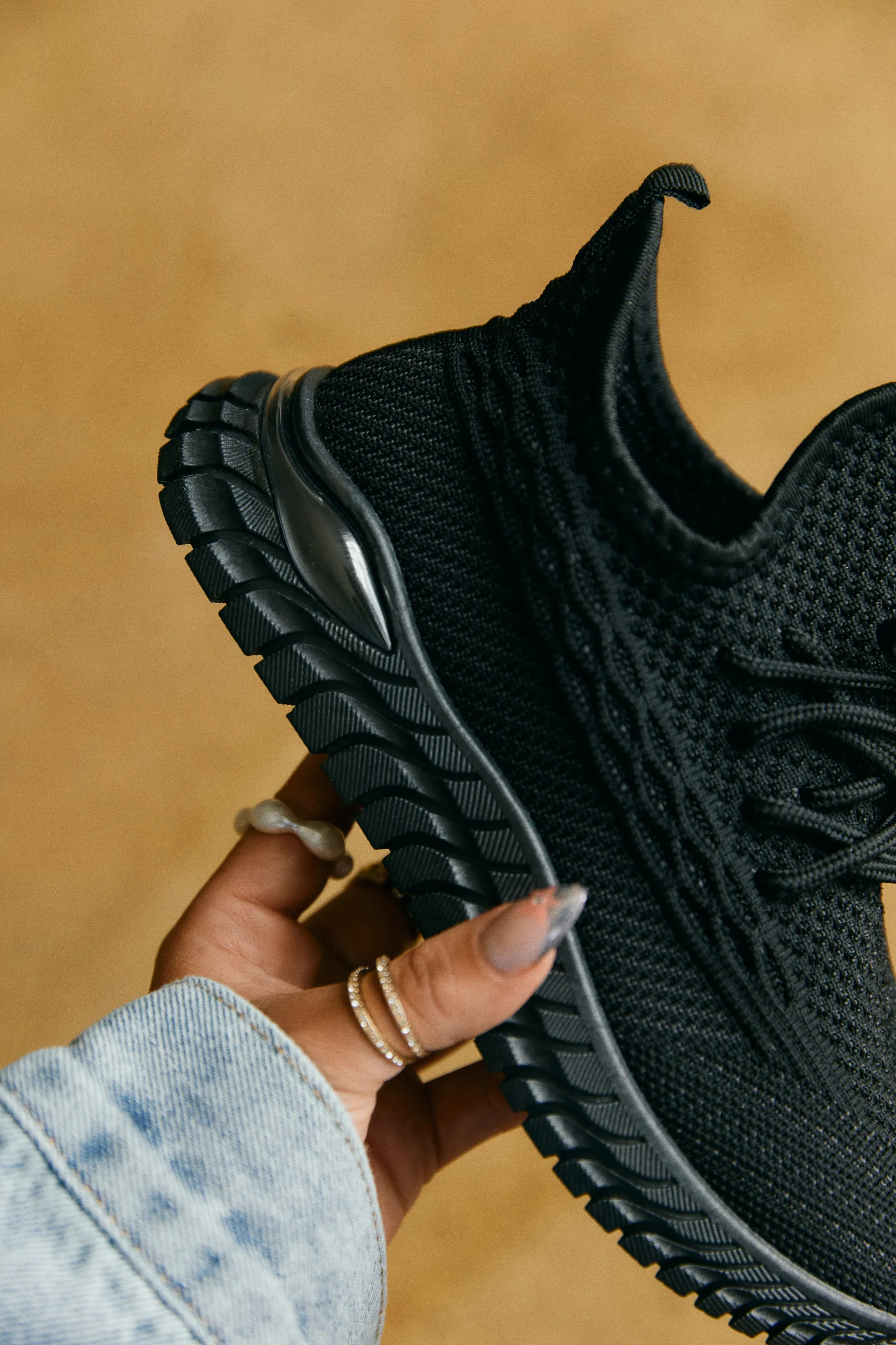 Determined Lace Up Sneakers - Black