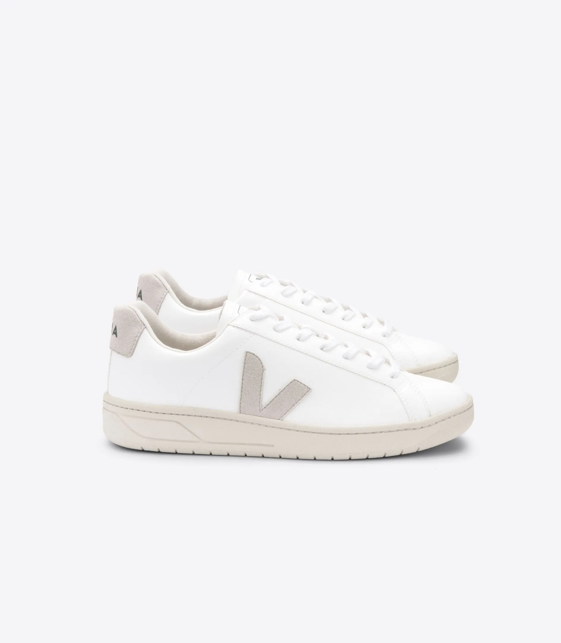 Veja - Urca C.W.L. Sneakers in White Natural